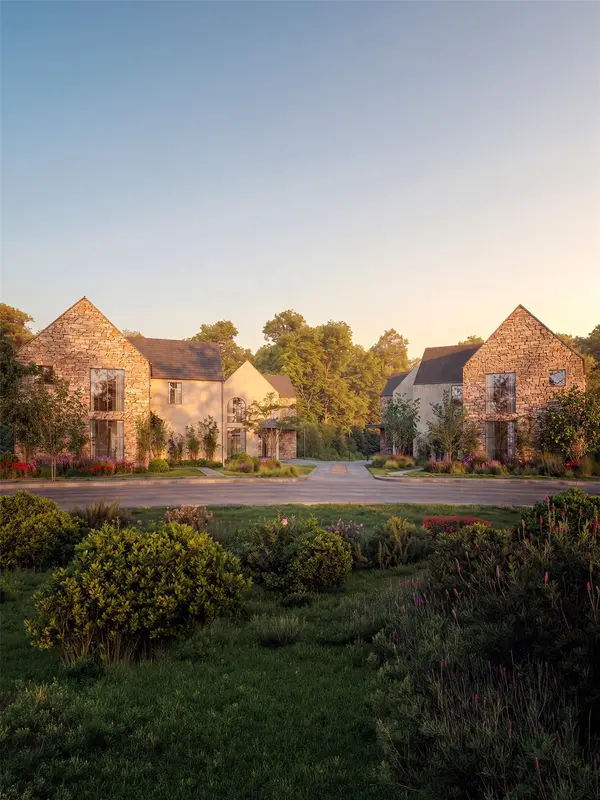 5002 Emerald Forest CIR #BLDG 4, Austin, TX 78745