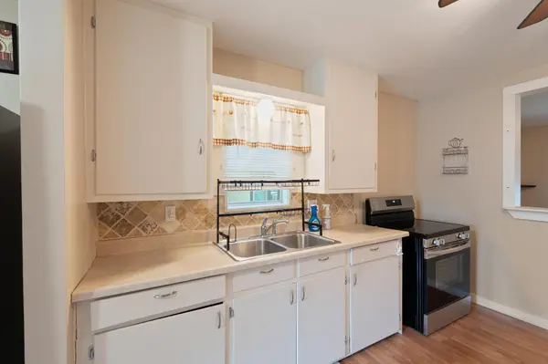515 Wyeth ST, Taylor, TX 76574