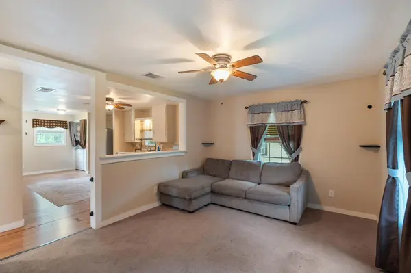 515 Wyeth ST, Taylor, TX 76574