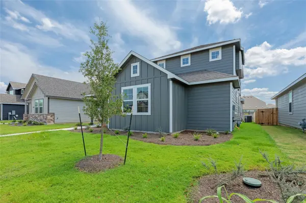 512 Clearlake DR, Hutto, TX 78634