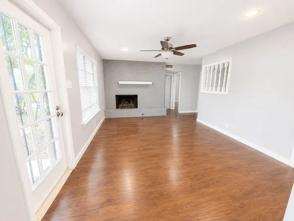 305 Starbright DR, Austin, TX 78745