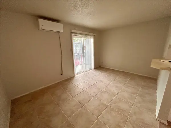901 E 40th ST #304, Austin, TX 78751