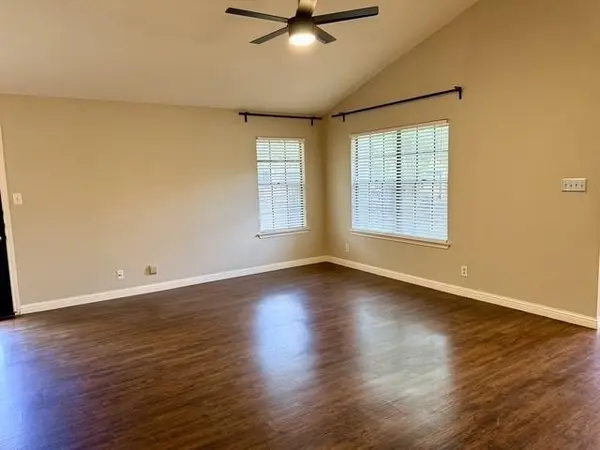 1920 White Oak CIR, Round Rock, TX 78681