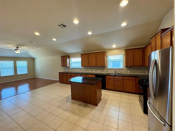 112 Beargrass DR, Kyle, TX 78640