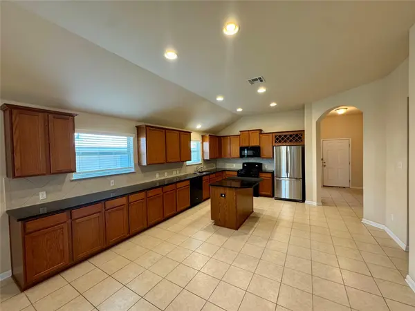 112 Beargrass DR, Kyle, TX 78640