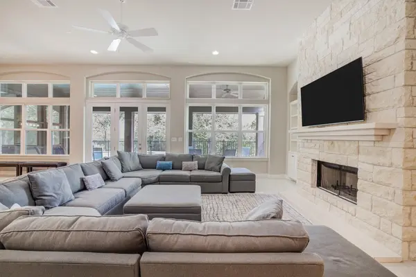 954 Covered Bridge DR, Driftwood, TX 78619