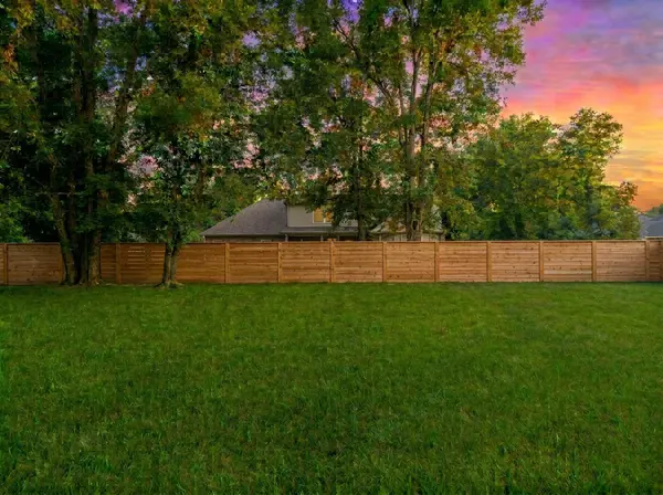 195 Kahana LN, Bastrop, TX 78602