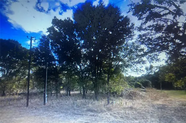 195 Kahana LN, Bastrop, TX 78602