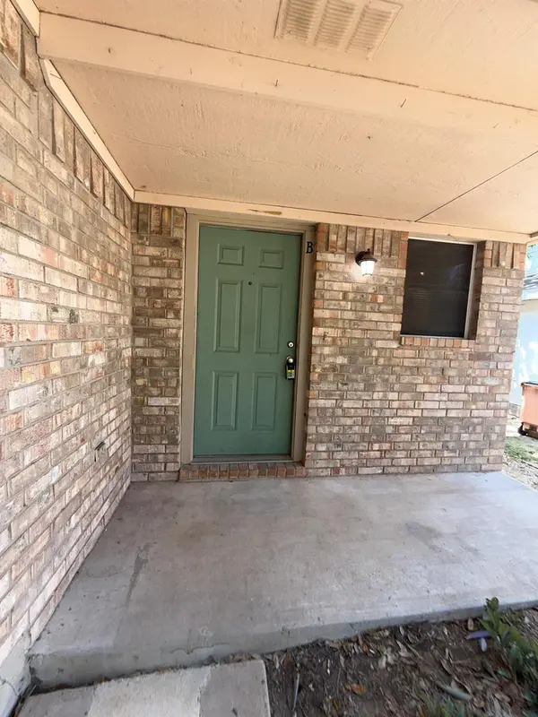 2906 Kestrel DR #B, Austin, TX 78745