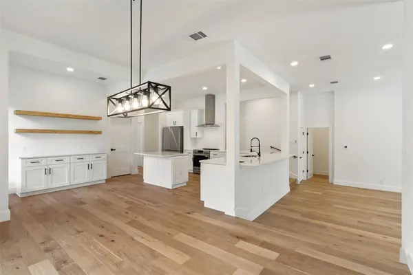 4231 Westlake DR #C3, Austin, TX 78746