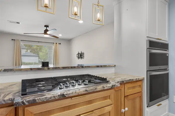 5206 Emerald Forest DR, Austin, TX 78745