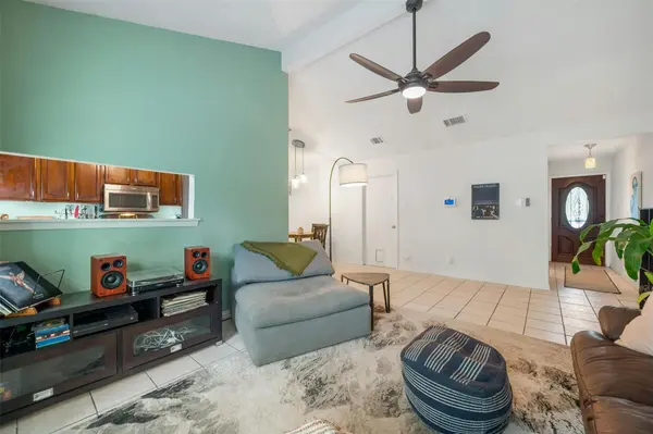 2523 E Stassney LN, Austin, TX 78744