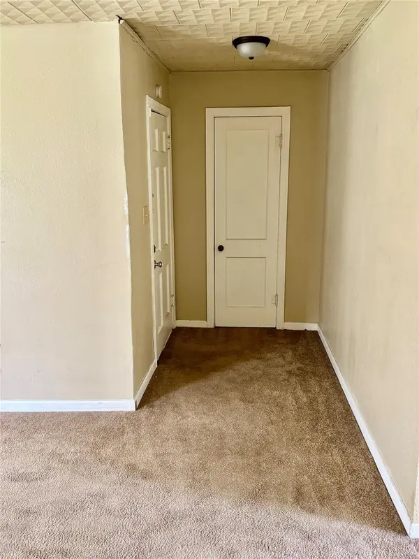 415 E 7th ST, Taylor, TX 76574