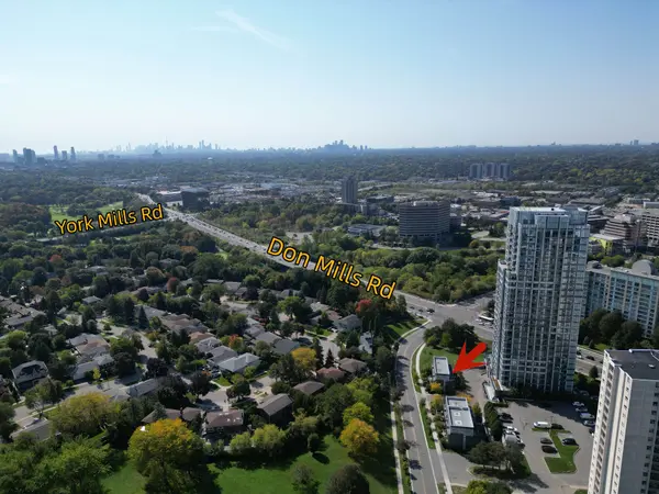 18 Graydon Hall DR #TH12, Toronto C13, ON M3A 0A4