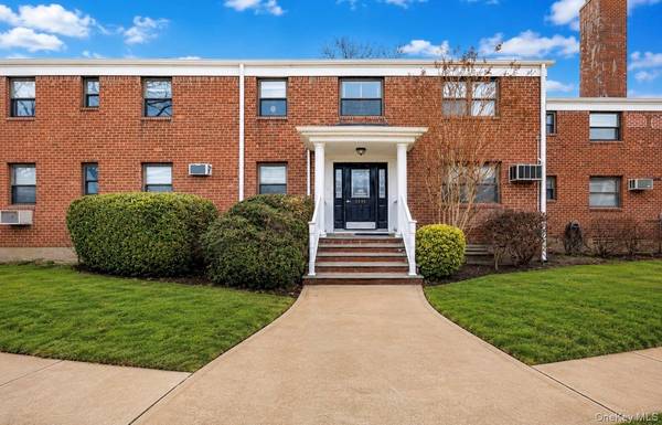 1201 E Broadway #H-22, Hewlett, NY 11557