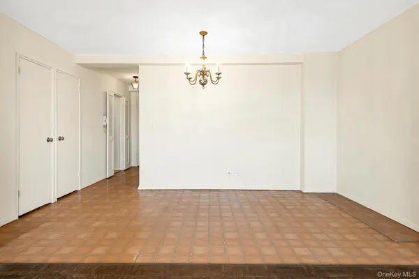 111-20 73rd AVE #10J, Forest Hills, NY 11375