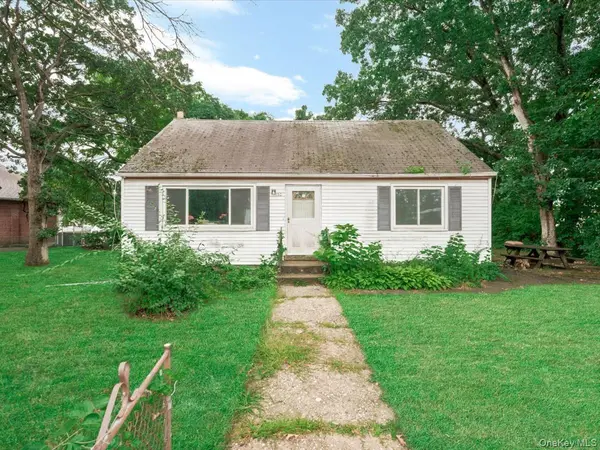 130 Lemon ST, Central Islip, NY 11722
