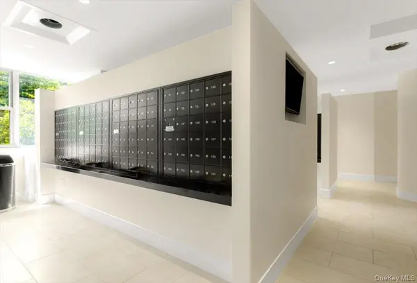 70-25 Yellowstone BLVD #3U, Forest Hills, NY 11375