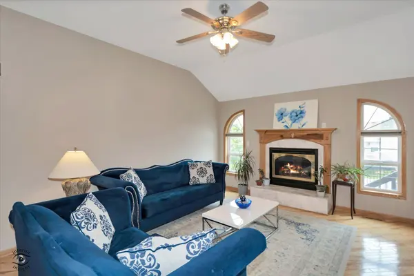 1240 Waterside Lane, Crown Point, IN 46307