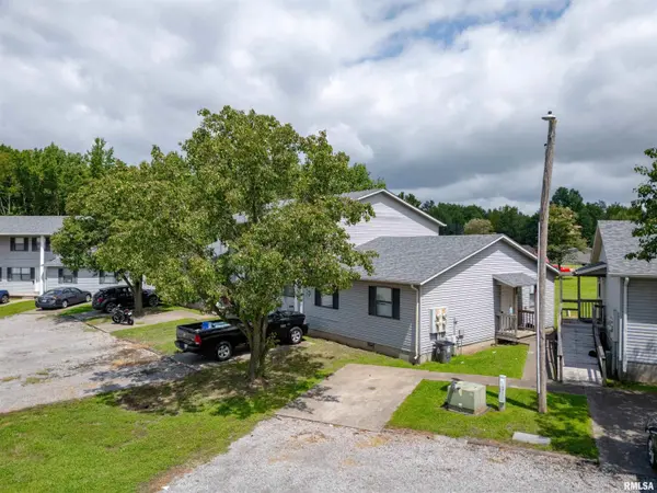 100 & 101 Professional DR #1-16, Marion, IL 62959
