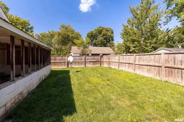 415 S Bentley ST, Marion, IL 62959