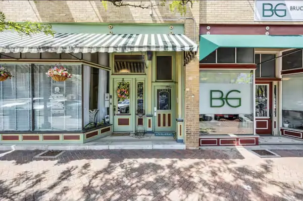 105 N 2nd ST, Ozark, MO 65721
