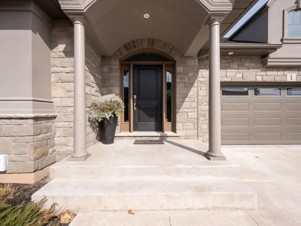 4257 Montrose RD #3, Niagara Falls, ON L2H 1K1