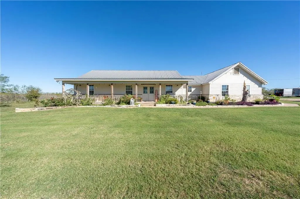 19824 Vilas RD, Holland, TX 76534