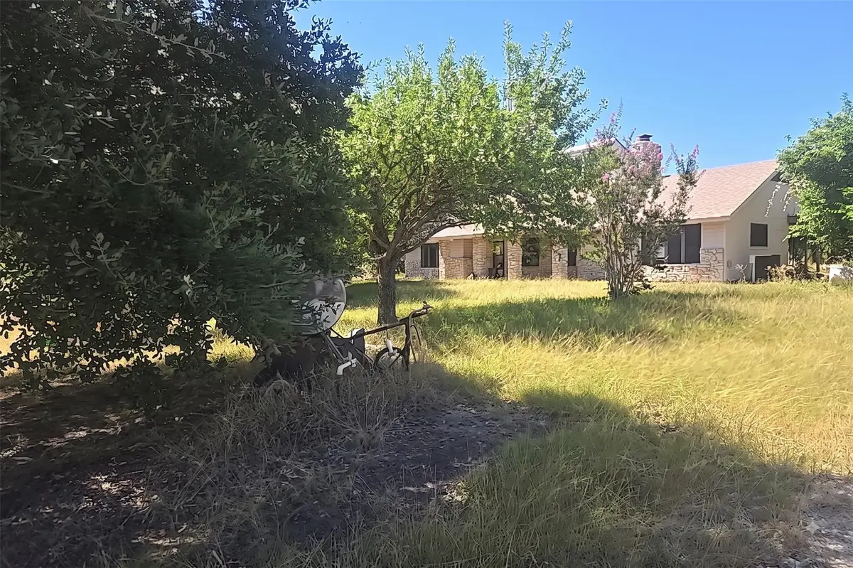 1650 County Road 421, Taylor, TX 76574