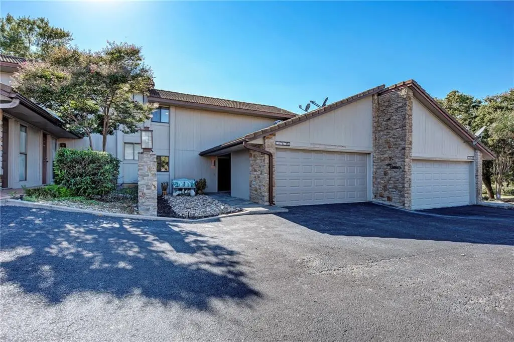 100 Bay Point DR #14, Horseshoe Bay, TX 78657