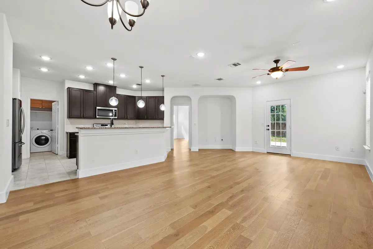 544 Ayinger LN, Austin, TX 78728