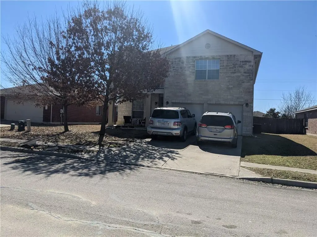 216 Mossy Rock DR, Hutto, TX 78634