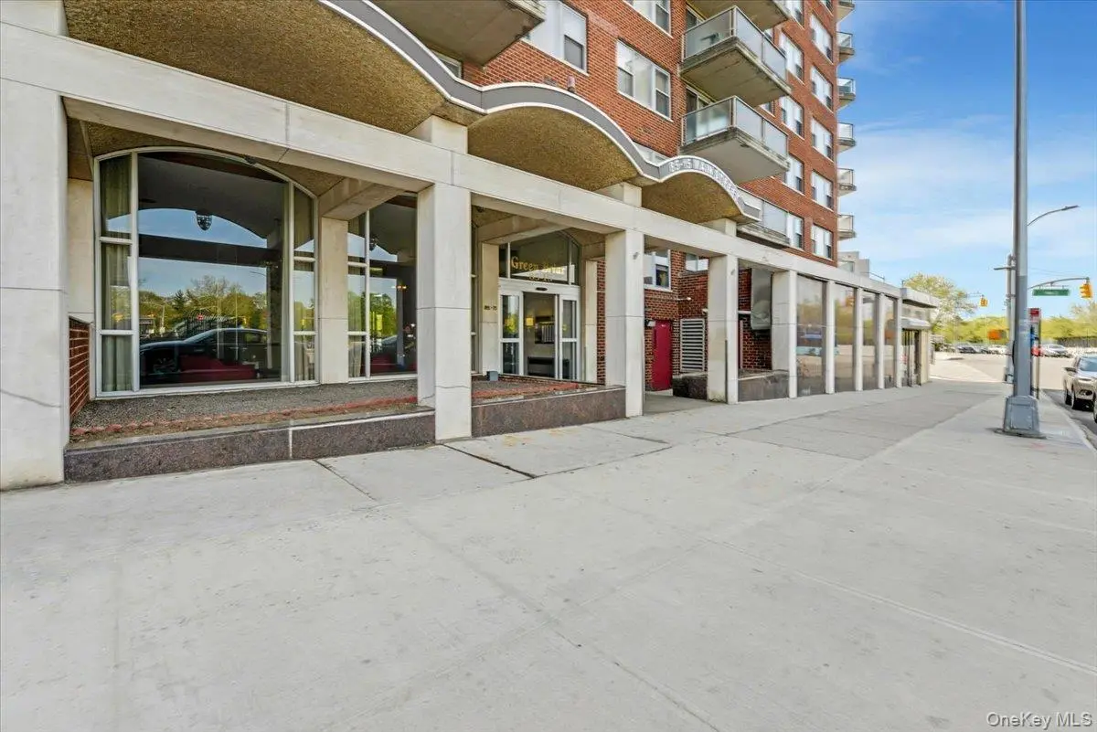 85-15 Main ST #12B, Briarwood, NY 11501