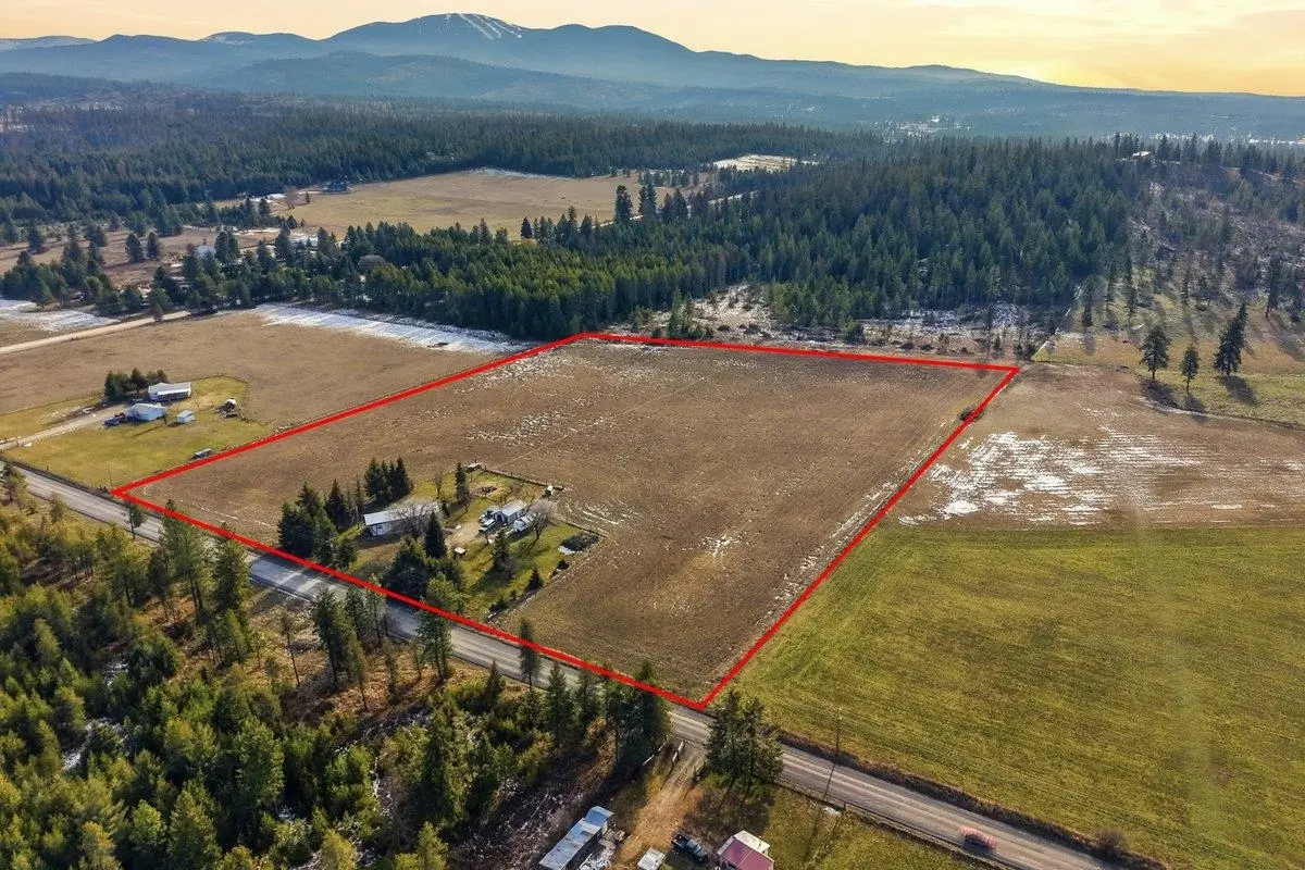 11918 E Bridges Rd, Elk, WA 99009