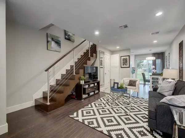 202 S College ST #14, Georgetown, TX 78626