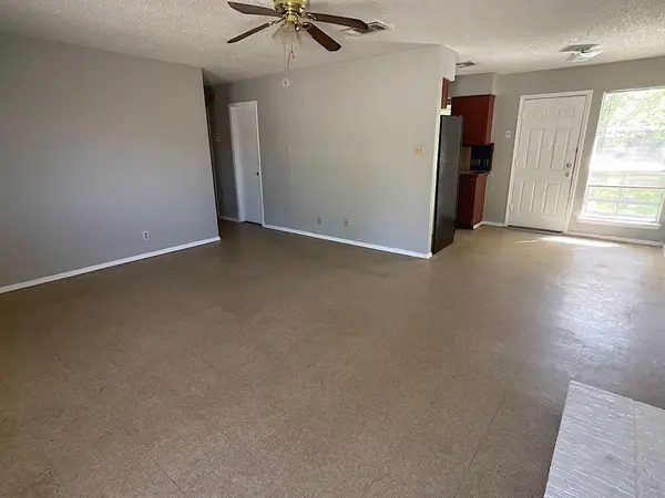 415 Thelma DR #B, Austin, TX 78745