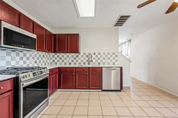 709 Black Isle DR, Pflugerville, TX 78660