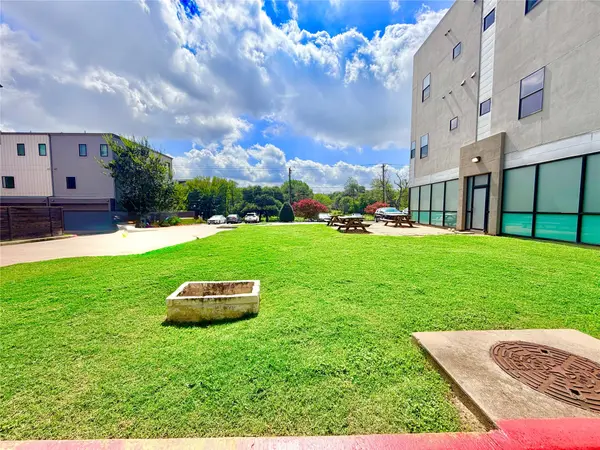 6000 S Congress Ave #Courtyard, Austin, TX 78745