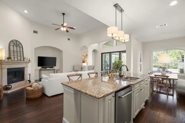 116 Desert Forest CT, Austin, TX 78738