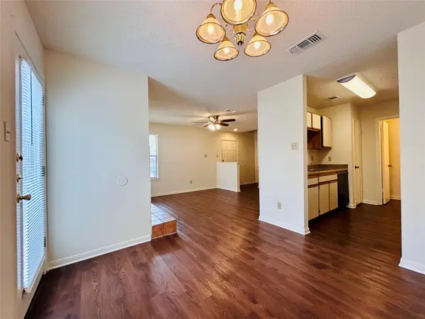 8904 Schick RD #A, Austin, TX 78729
