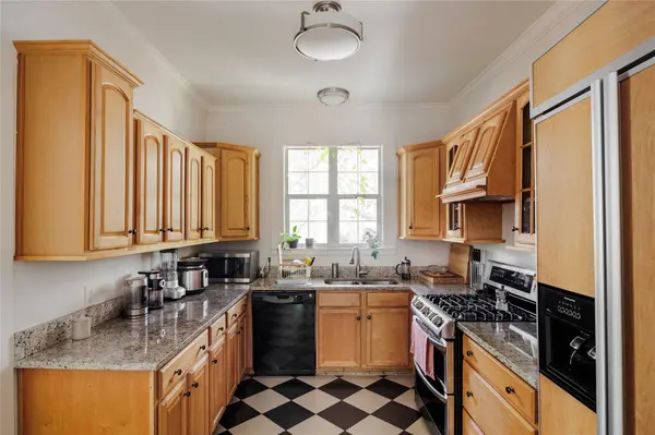 902 E 13th ST #A, Austin, TX 78702