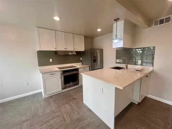 901 E 40th ST #102, Austin, TX 78751