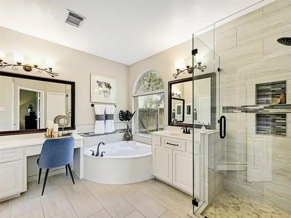 10106 Dianella LN, Austin, TX 78759