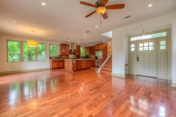 605 Peacock LN #C, Austin, TX 78704