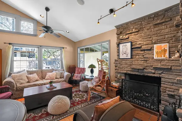 221 Park LN, Austin, TX 78704