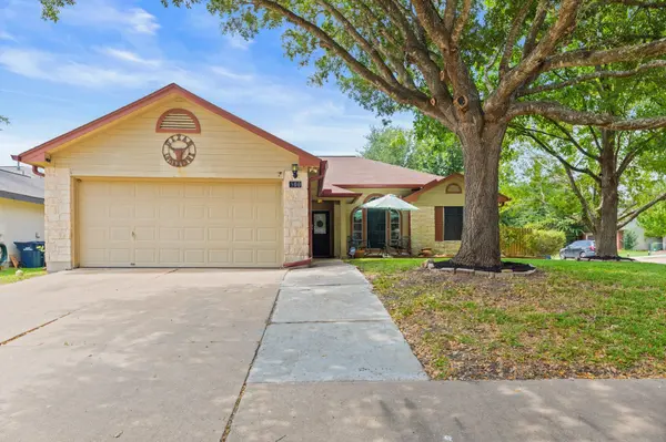 500 Morning Dove DR, Hutto, TX 78634
