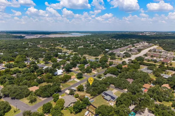 201 Pecan LN, Georgetown, TX 78628