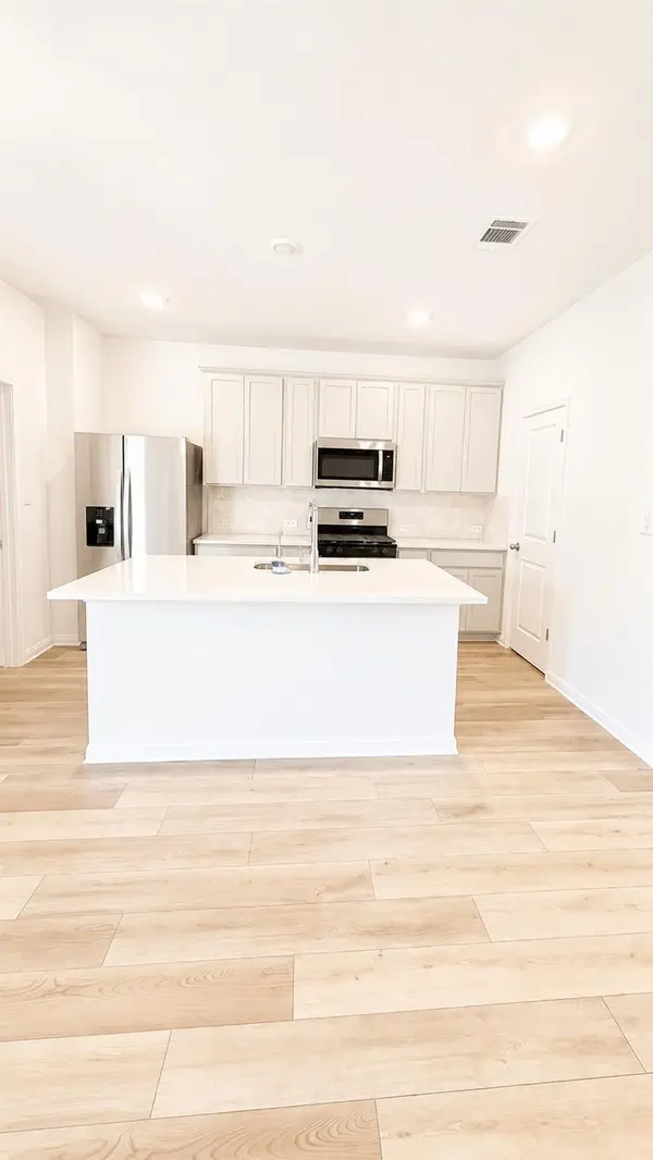 116 Maple Hedge RD, Hutto, TX 78634