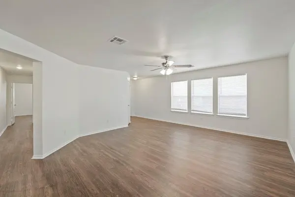 211 Remington RUN, Bastrop, TX 78602