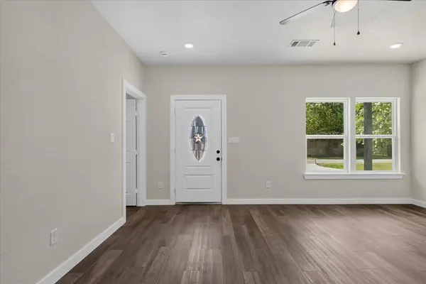 Address not disclosed, Smithville, TX 78957